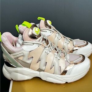 Woman’s Michael Kors Sneakers Size 8 1/2